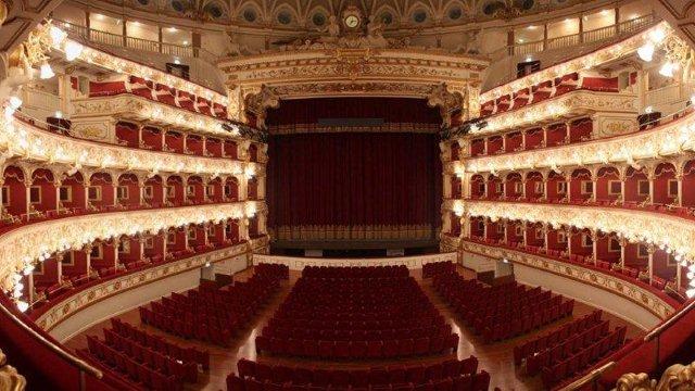ABBONAMENTO SPECIALE EVENTI (10 Spettacoli al Teatro Petruzzelli)