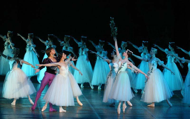 Balletto Accademico di San Pietroburgo in “Giselle”