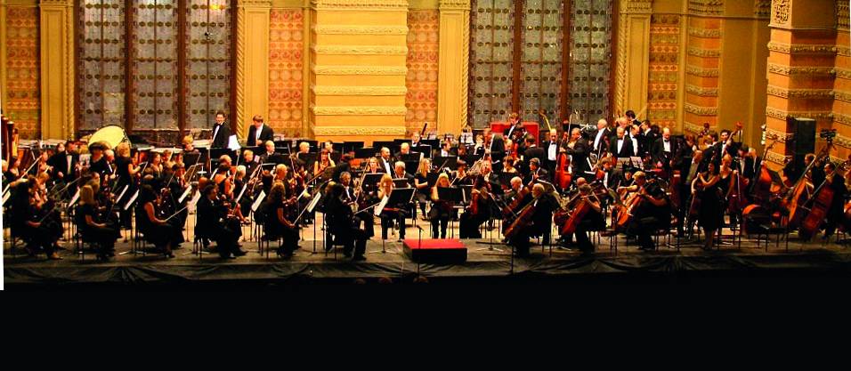 Concerto di CapodannoORCHESTRA SINFONICA DI ODESSA Direttore Hobart Earle Violinista Stefan Milenkovich